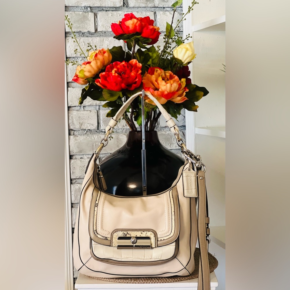 NWOT Coach Cream and Tan Shoulder Bag